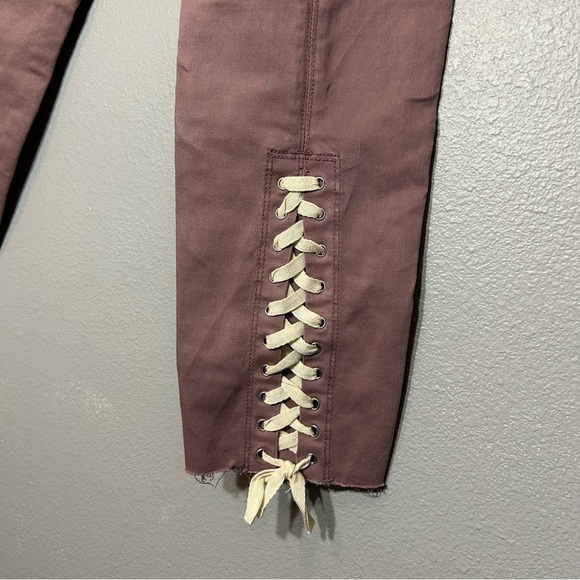 Cristina Mauve Pink Lace-Up Ankle Skinny Jeans Size 8 Trendy Statement Pants - Picture 3 of 6